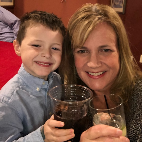 Meet your Posher, Danielle - Picture 1 of 1